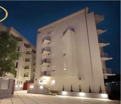 Holiday Wing Apartment 2 ヤゴディナ エクステリア 写真
