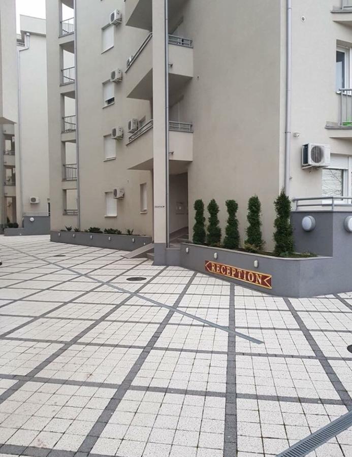 Holiday Wing Apartment 2 ヤゴディナ エクステリア 写真